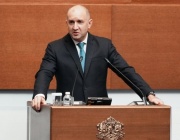 Премиерът Радев пред депутатите: Ние стоим твърдо до Германия, но трябва да запазим частица разум