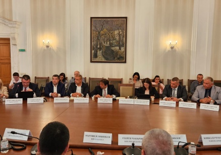 Министър Шишков: Над 1 млрд. лв. са неразплатените дейности на АПИ за поддръжка и ремонт на пътища към края на миналата година