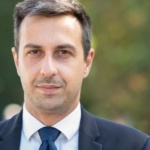 Деян Николов: Директорът с камерите в тоалетните, първо до Васил Терзиев и после обратно в училище