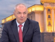Проф. Сергей Игнатов: Българските ученици са пренатоварени, тъй като „им наливаме в главите прекалено много информация“