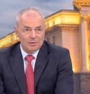Проф. Сергей Игнатов: Българските ученици са пренатоварени, тъй като „им наливаме в главите прекалено много информация“