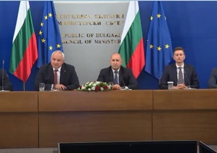 Министър Демерджиев: Полети на Пеевски за 5 милиона евро са били платени с пари от поръчки за мантинели