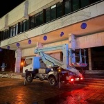 Горя покривът на сградата на Община Троян, няма пострадали хора