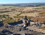 Археолози откриха следи от производство на луксозни стъклени предмети в Русокастро