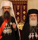 Йерусалимският патриарх Теофил връчи на патриарх Даниил най-високото отличие на древната Патриаршия – ордена на „Кръста на Гроба Господен“