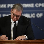 Сръбският президент Александър Вучич помилва 49 души, след което подаде оставка