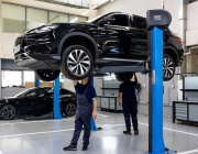 Официалният дилър на BYD за България инвестира активно в развитието на сервизния център на марката 