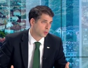 Атанас Пеканов: Дефицитът ще е много над 3%, целим спад през 2027 г.
