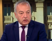 Няма да ходят по къщите за ракия: Донев обясни какво ще се променя в закона