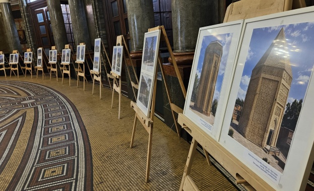 В Софийския университет бе открита фотоизложбата „Архитектурното наследство на Азербайджан и България през погледа на студентите“