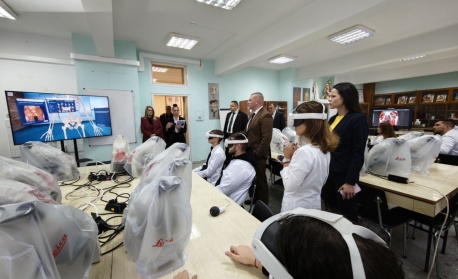 Министър Катя Ивкова посети обновената психиатрична база на университетската болница в Плевен