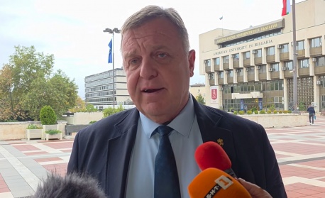 Красимир Каракачанов призовава за спешни преговори с Турция и Румъния за сигурността в Черно море