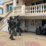 11 души са задържани при акция на ГДБОП за източване на ВиК дружество