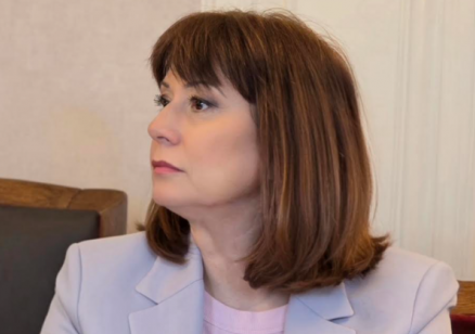 Омбудсманът настоява за яснота по обединяването на здравните досиета на осиновени деца