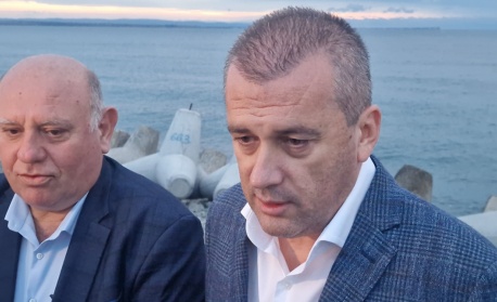 Министър Георги Пеев: Операцията по изтеглянето на кораба „CHELSEA 3“ беше извършена при лошо време и е безпрецедентна такава (Обновена)