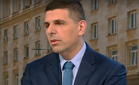 Ивайло Мирчев: България ще тръгне още надолу, ако дадем цялата власт на Радев чрез матрьошката му Йотова