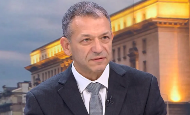 Димитър Гърдев: Гори общественият договор в Западна Европа