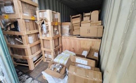 На Пристанище Варна задържаха контрабандни стоки, скрити в контейнер от Китай