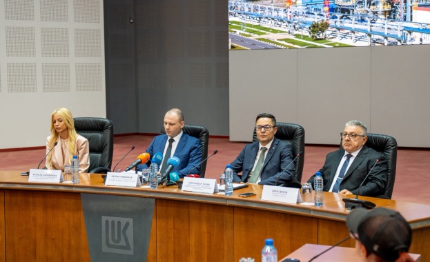 Великобритания удължи с четири месеца лиценза за дейността на дружествата от групата „Лукойл“ в България