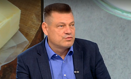 Поскъпването на млечните продукти: Защо производители и търговци не се разбраха