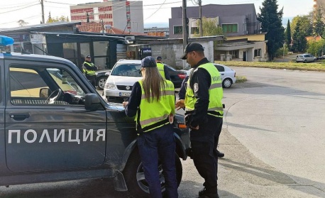 Спецоперация в Старозагорско - 13 задържани, 7 души са обявени за общодържавно издирване